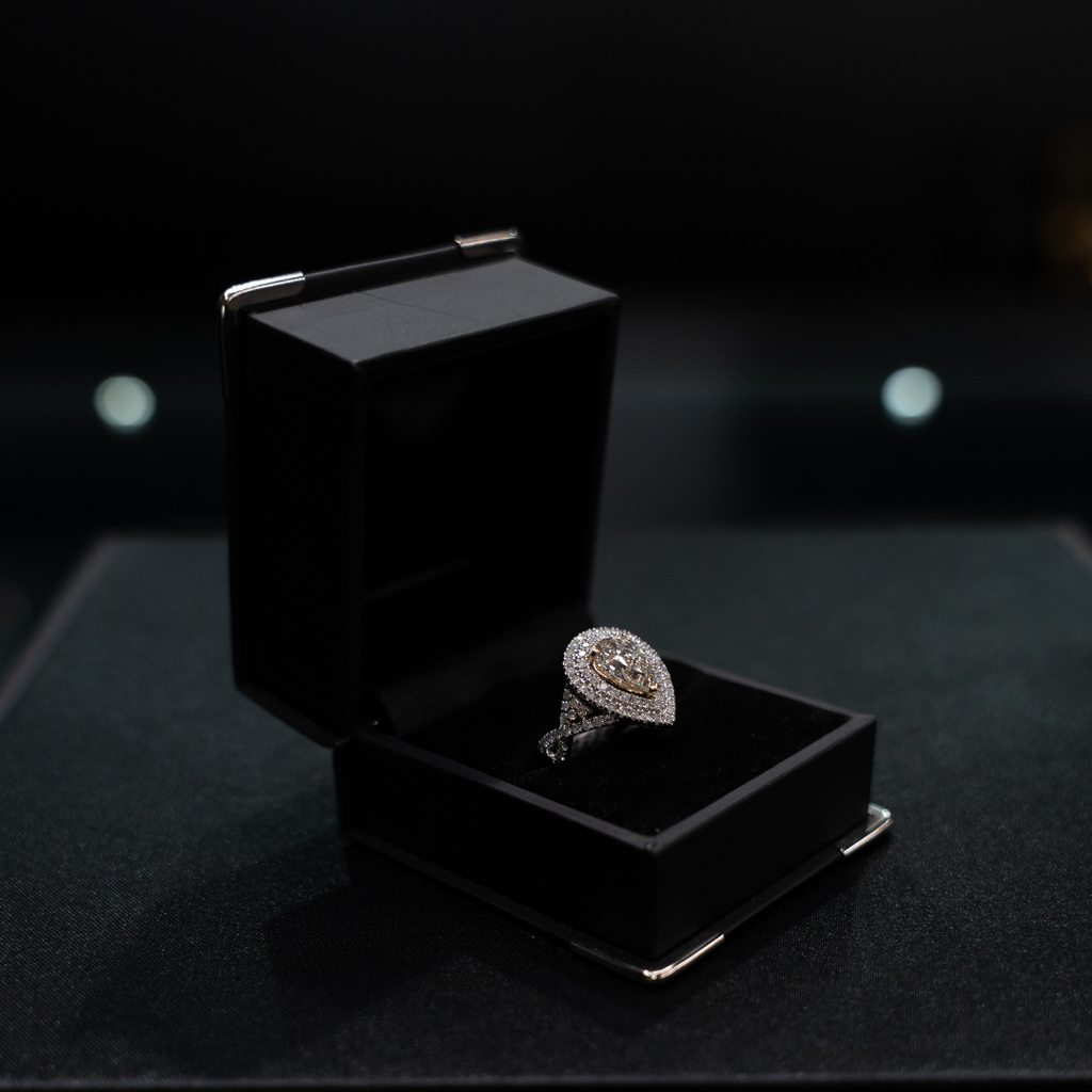 14ct Double Halo Twist Women's Diamond Ring 2.2ct TDW